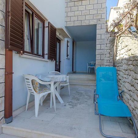Apartments Goran Постира Экстерьер фото