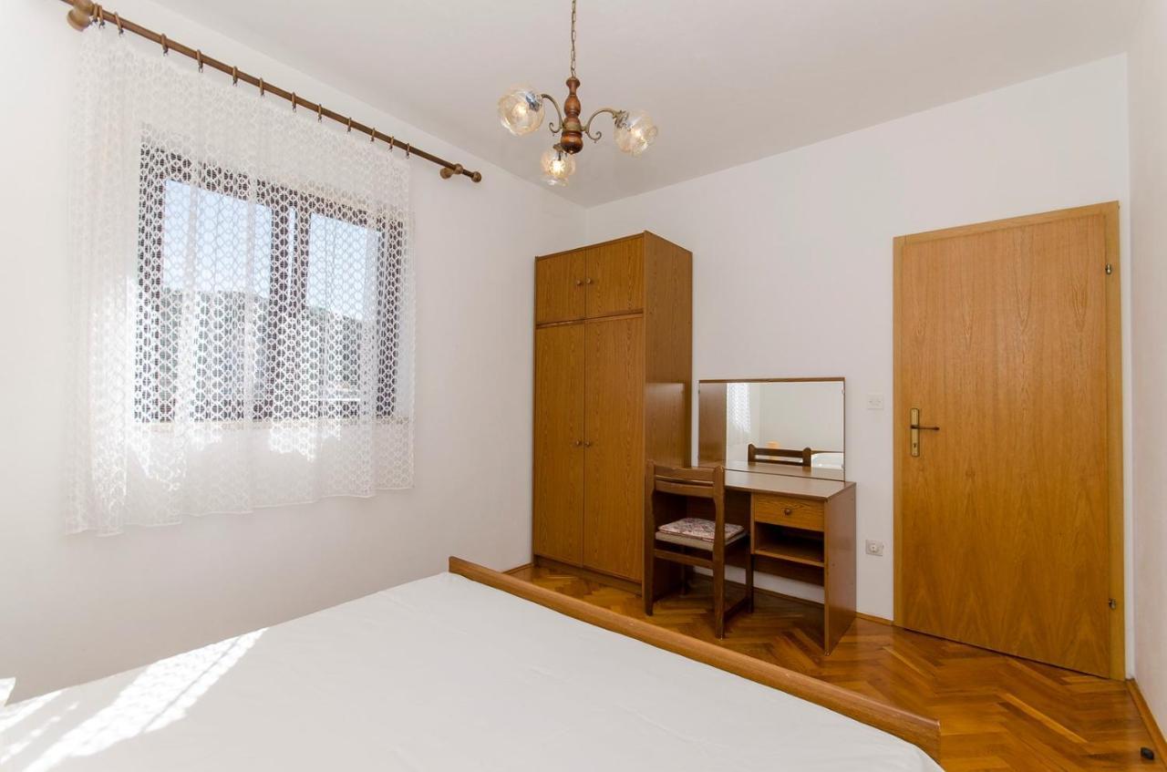 Apartments Goran Постира Экстерьер фото